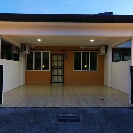 Address No 915, Lorong Uni Central 13, Taman Uni Central, Kuching Samarahan Expressway Luaran gambar